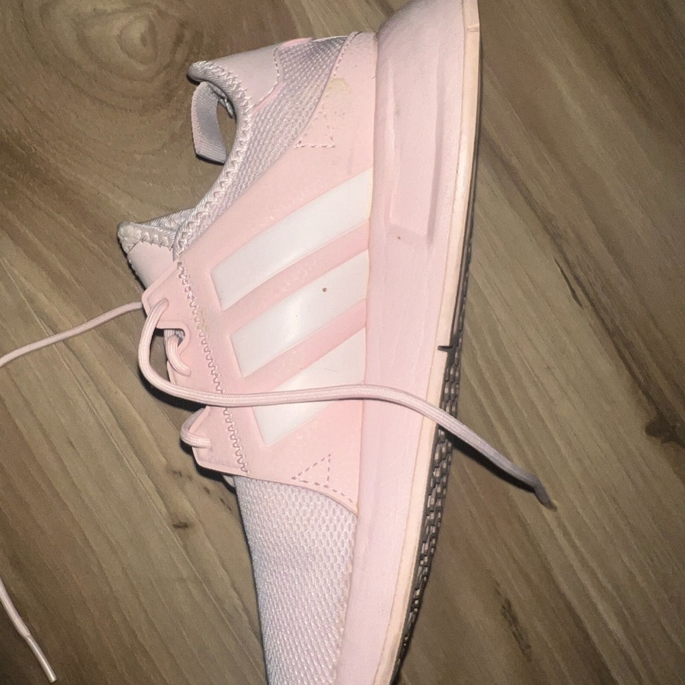 Adidas Women's Soft Pink Sneakers - Picture 4 of 7